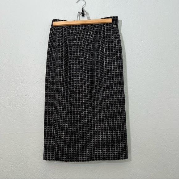 Chanel black metallic tweed skirt - Picture 1 of 6